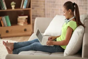 girl-with-lap
